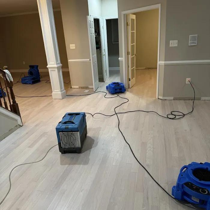 One Hat Restoration & Board Up Picture 10