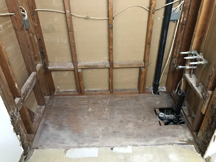 Enroute Plumbing and Restoration Picture 7