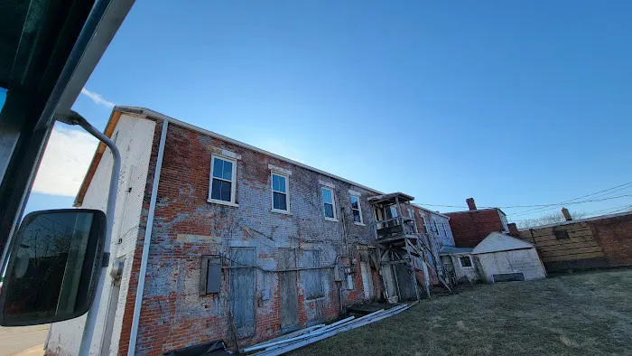 MRW Seamless Gutters Picture 1