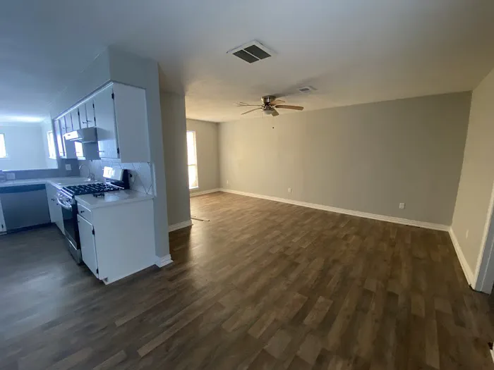 E & M Paint And Drywall Picture 4