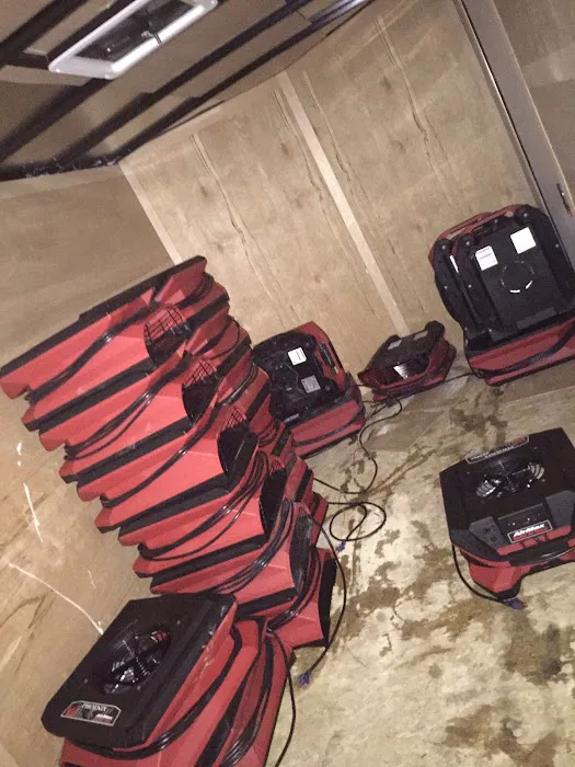 24/7 Water Damage Restoration Service Picture 2