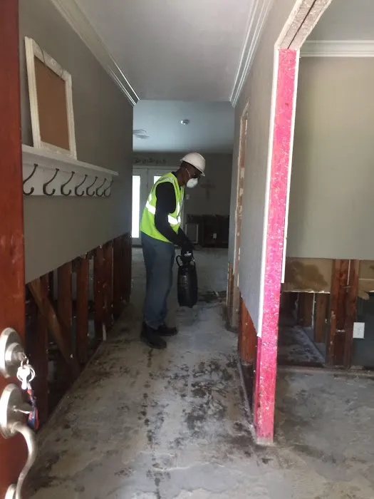 24/7 Water Damage Restoration Service Picture 1