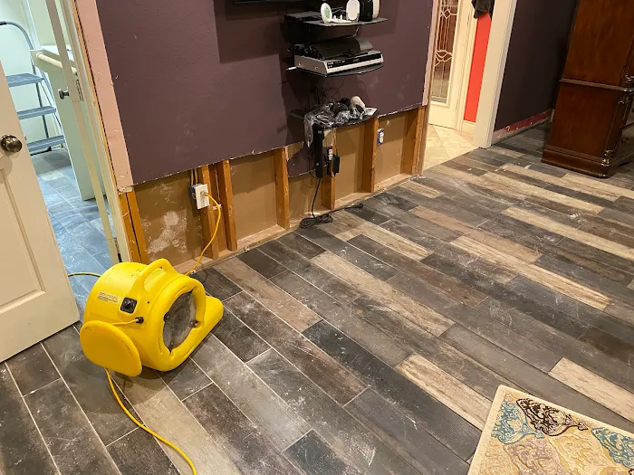 Gulf Coast Cleaning & Restoration Picture 2