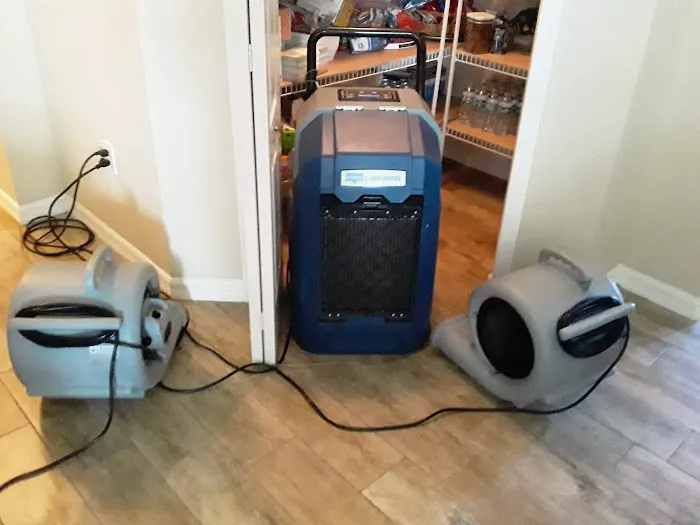 Mr. Captain Clean, Inc Picture 4