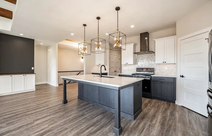 Henry's Painting & Contracting of Cedar Rapids Picture 7