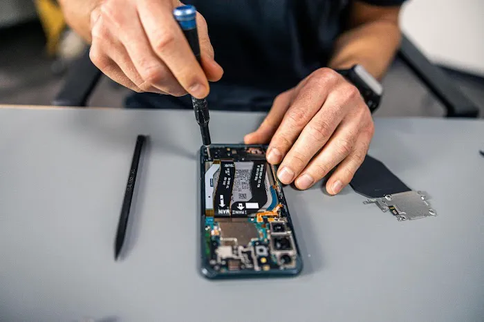 uBreakiFix - Phone and Computer Repair Picture 6