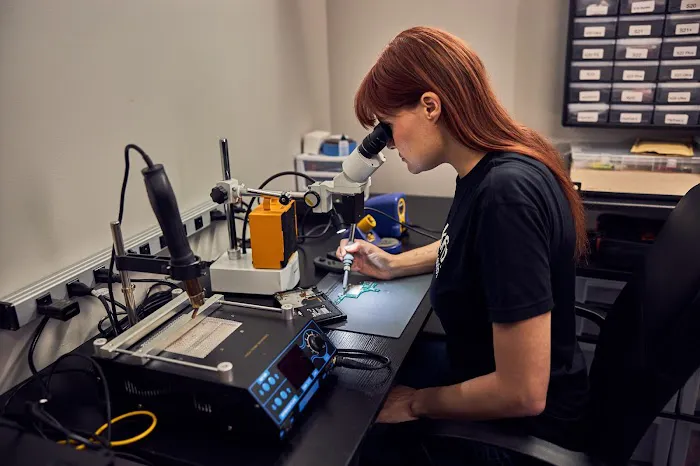 uBreakiFix - Phone and Computer Repair Picture 2