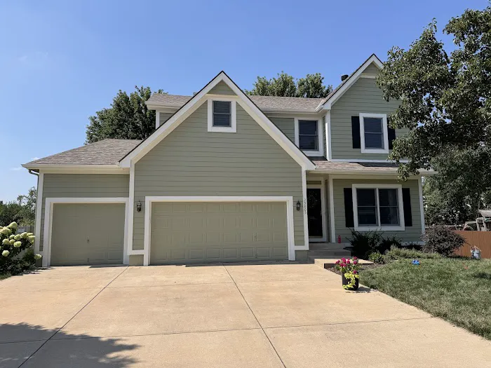 Neighborhood Painting and Restoration Picture 1