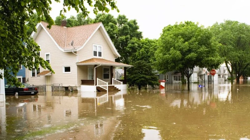 How to Handle Water Damage From Storm Flooding: A Comprehensive Guide