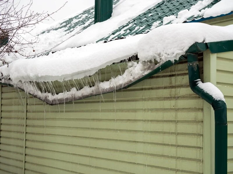 How to Prevent Water Damage from Ice Dams in Your Roof